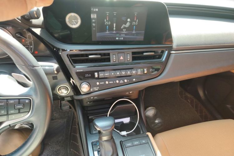 Used Lexus ES 2021 260 Excellence Edition Audio And AC Panel