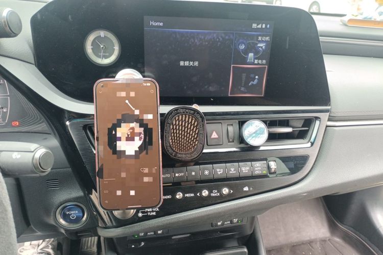 Used Lexus ES 2021 300h Deluxe Edition Audio And AC Panel