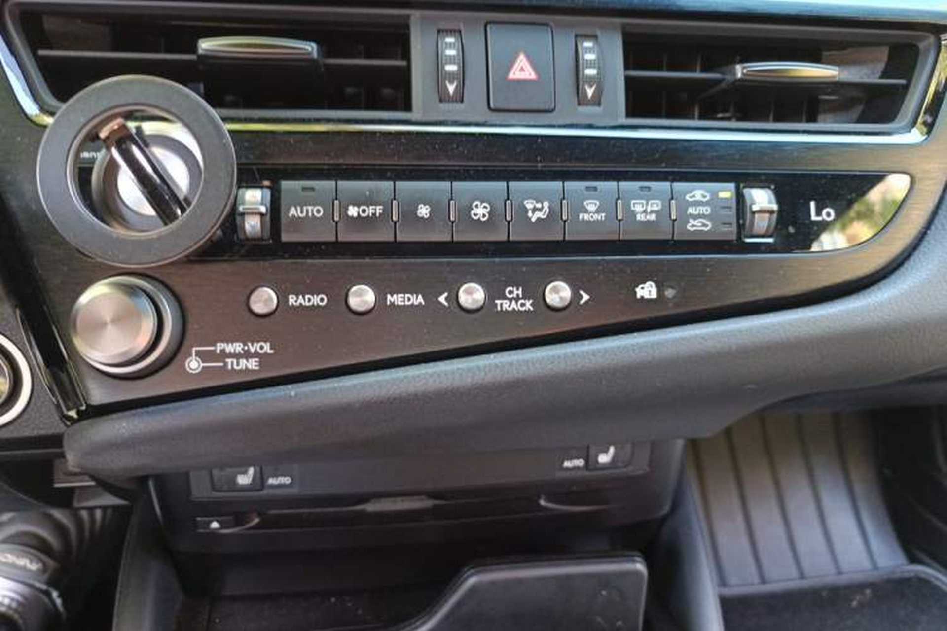 Used Lexus ES 2021 200 Excellence Edition Audio And AC Panel