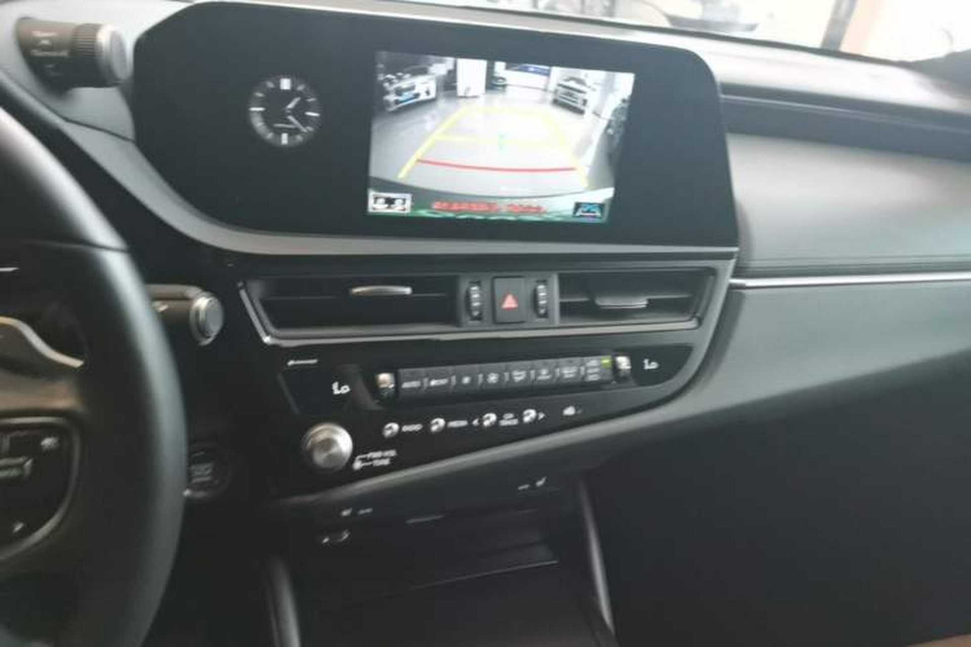Used Lexus ES 2021 200 Excellence Edition Audio And AC Panel