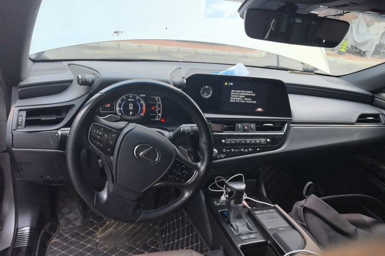 Used Lexus ES 2021 200 Excellence Edition Center Console