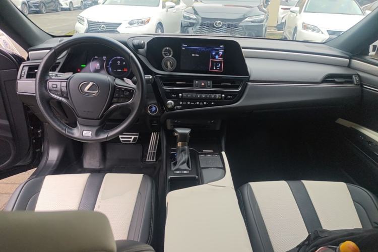Used Lexus ES 2021 300h F SPORT Center Console