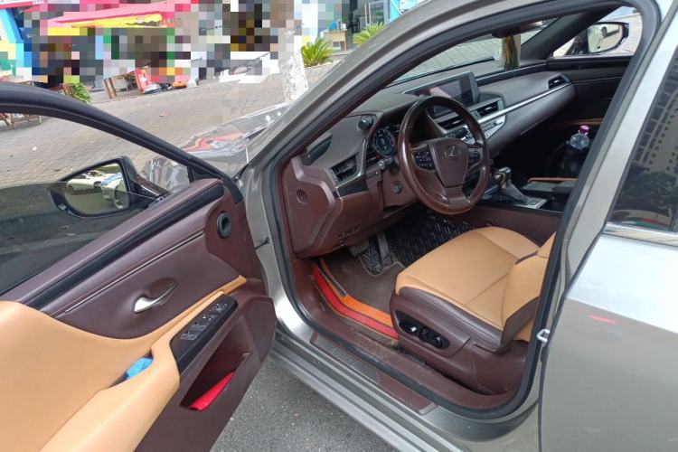 Used Lexus ES 2021 200 Luxury Edition Driver Seat