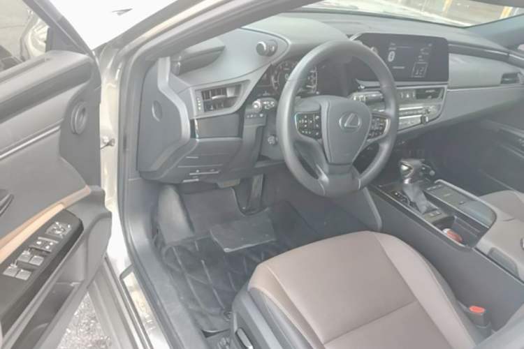 Used Lexus ES 2021 200 Excellence Edition Driver Seat