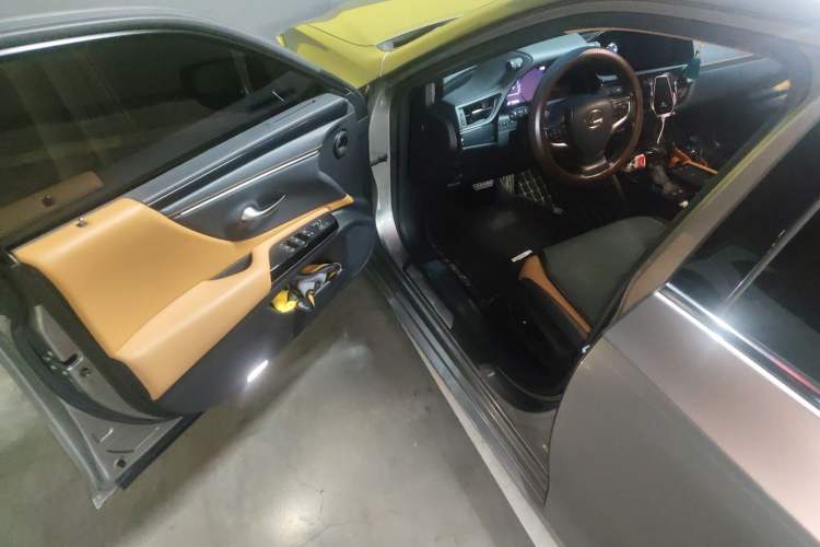 Used Lexus ES 2021 200 Excellence Edition Driver Seat