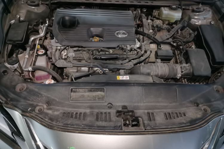 Used Lexus ES 2021 300h Excellence Edition Engine Bay