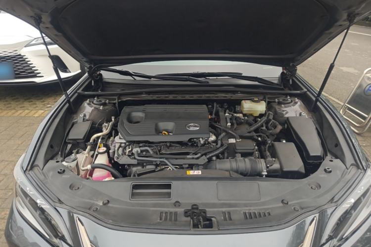 Used Lexus ES 2021 300h F SPORT Engine Bay