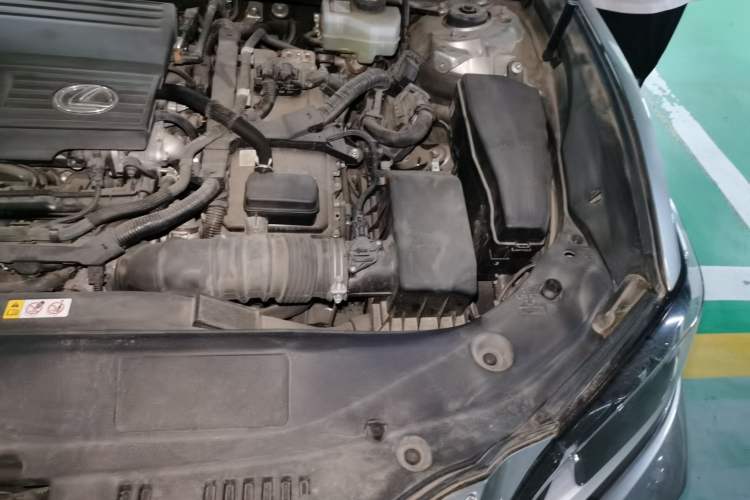 Used Lexus ES 2021 300h Excellence Edition Engine Bay Left