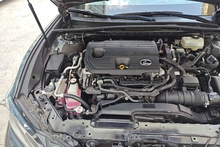 Used Lexus ES 2021 300h Executive Edition Engine Bay Right