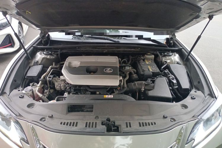 Used Lexus ES 2021 200 Luxury Edition Engine Bay