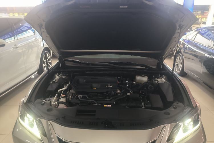 Used Lexus ES 2021 300h Excellence Edition Engine Bay
