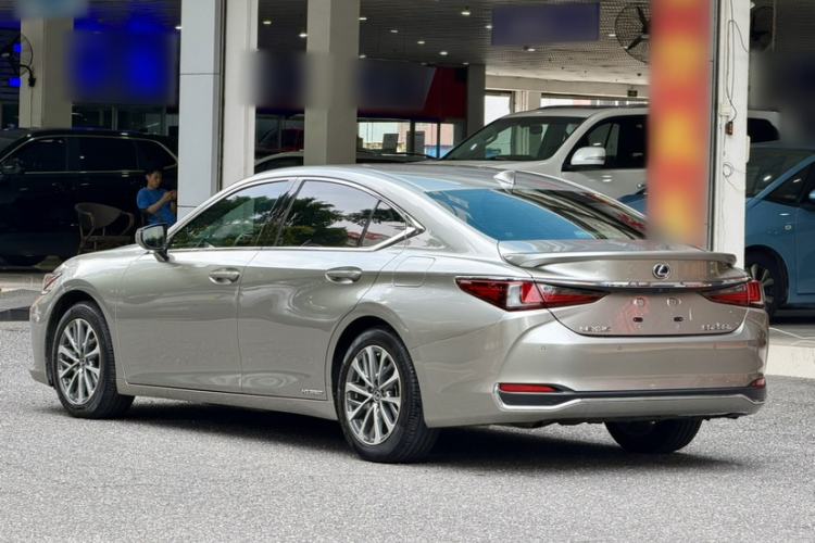 Used Lexus ES 2021 300h Excellence Edition Exterior 1