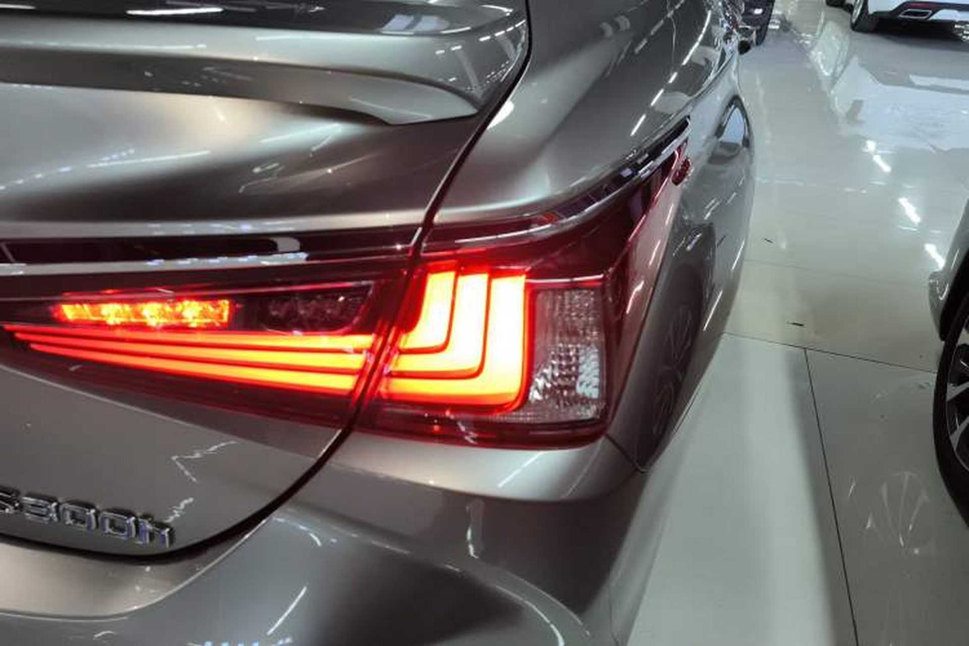 Used Lexus ES 2021 300h Deluxe Edition Exterior 3