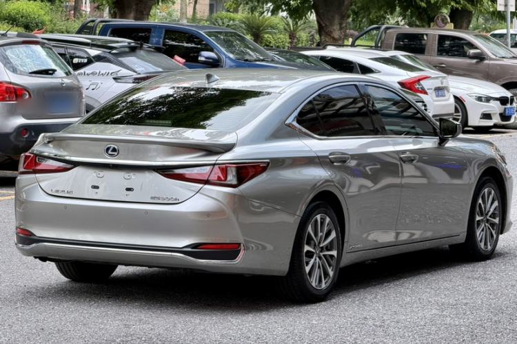Used Lexus ES 2021 300h Excellence Edition Exterior 3
