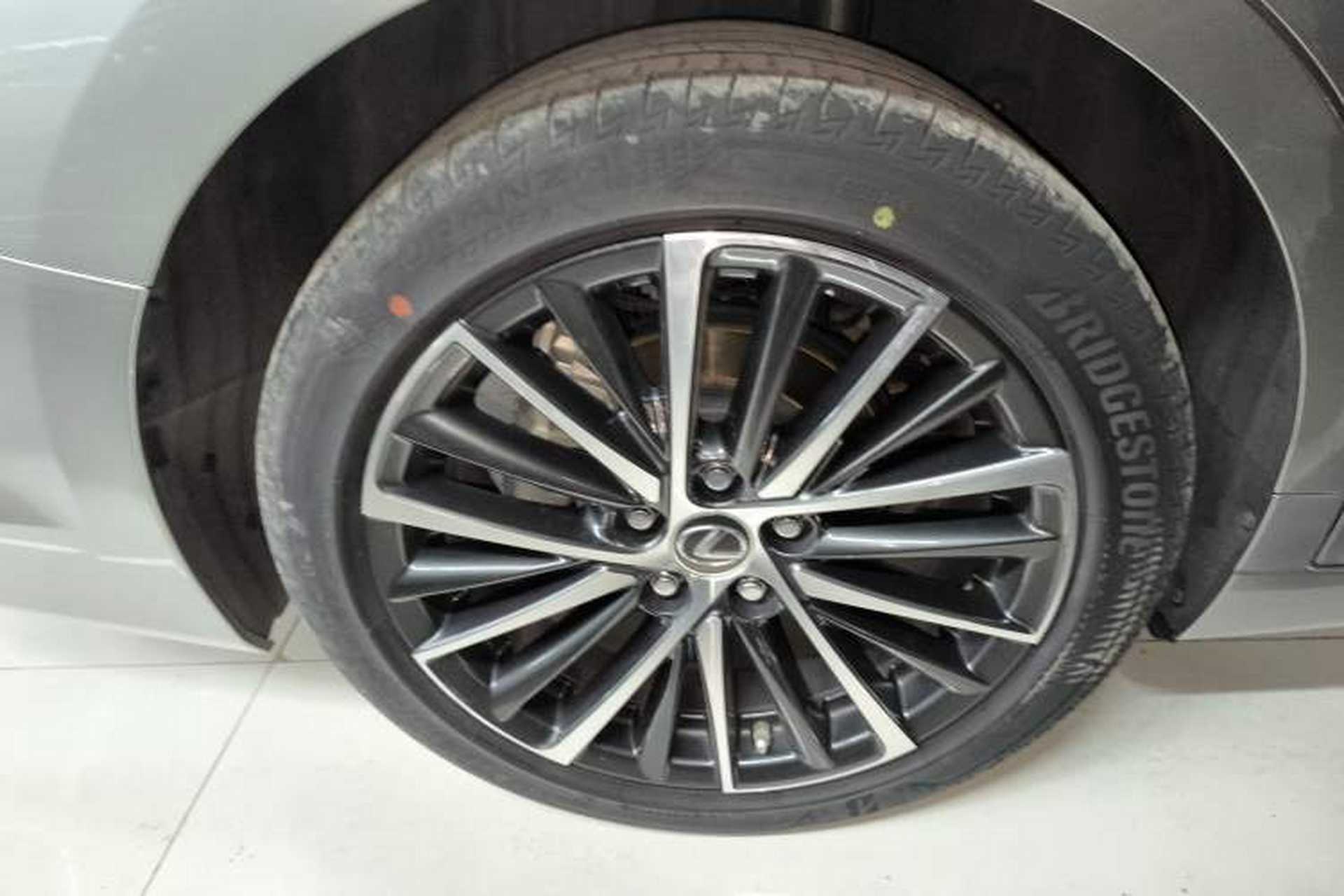 Used Lexus ES 2021 300h Deluxe Edition Exterior 5