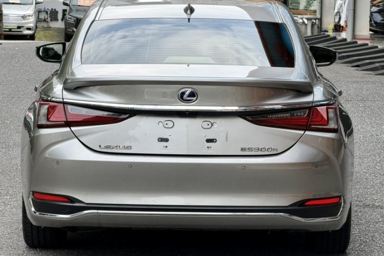 Used Lexus ES 2021 300h Excellence Edition Exterior 5