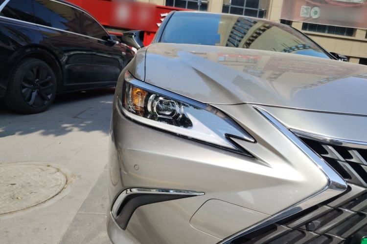 Used Lexus ES 2021 260 Excellence Edition Exterior 6