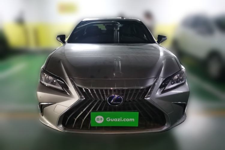 Used Lexus ES 2021 300h Excellence Edition Front