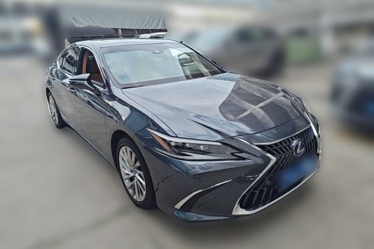 Used Lexus ES 2021 300h Executive Edition Front Right 45 Deg