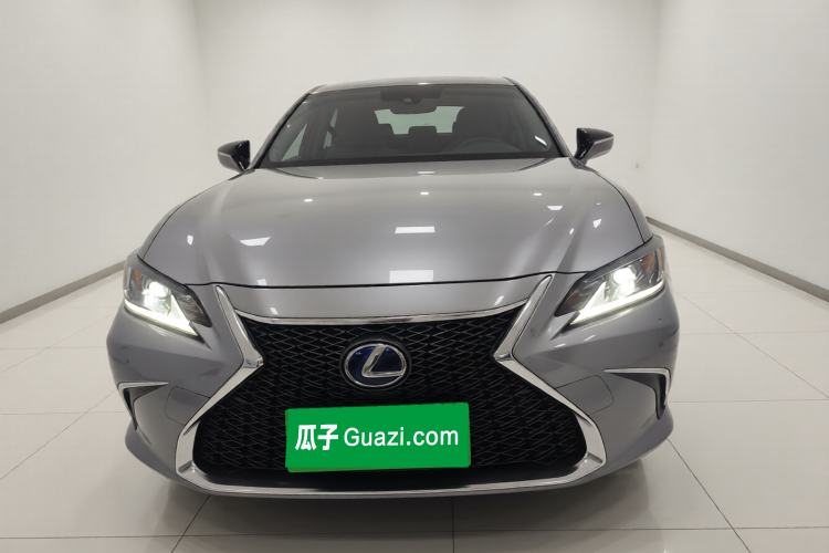 Used Lexus ES 2021 300h Excellence Edition Front