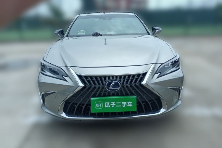 Used Lexus ES 2021 300h Deluxe Edition Front