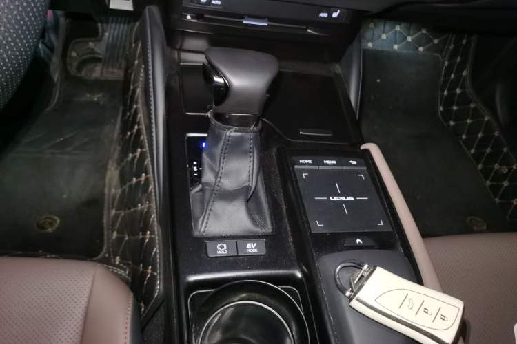 Used Lexus ES 2021 300h Excellence Edition Gear Lever