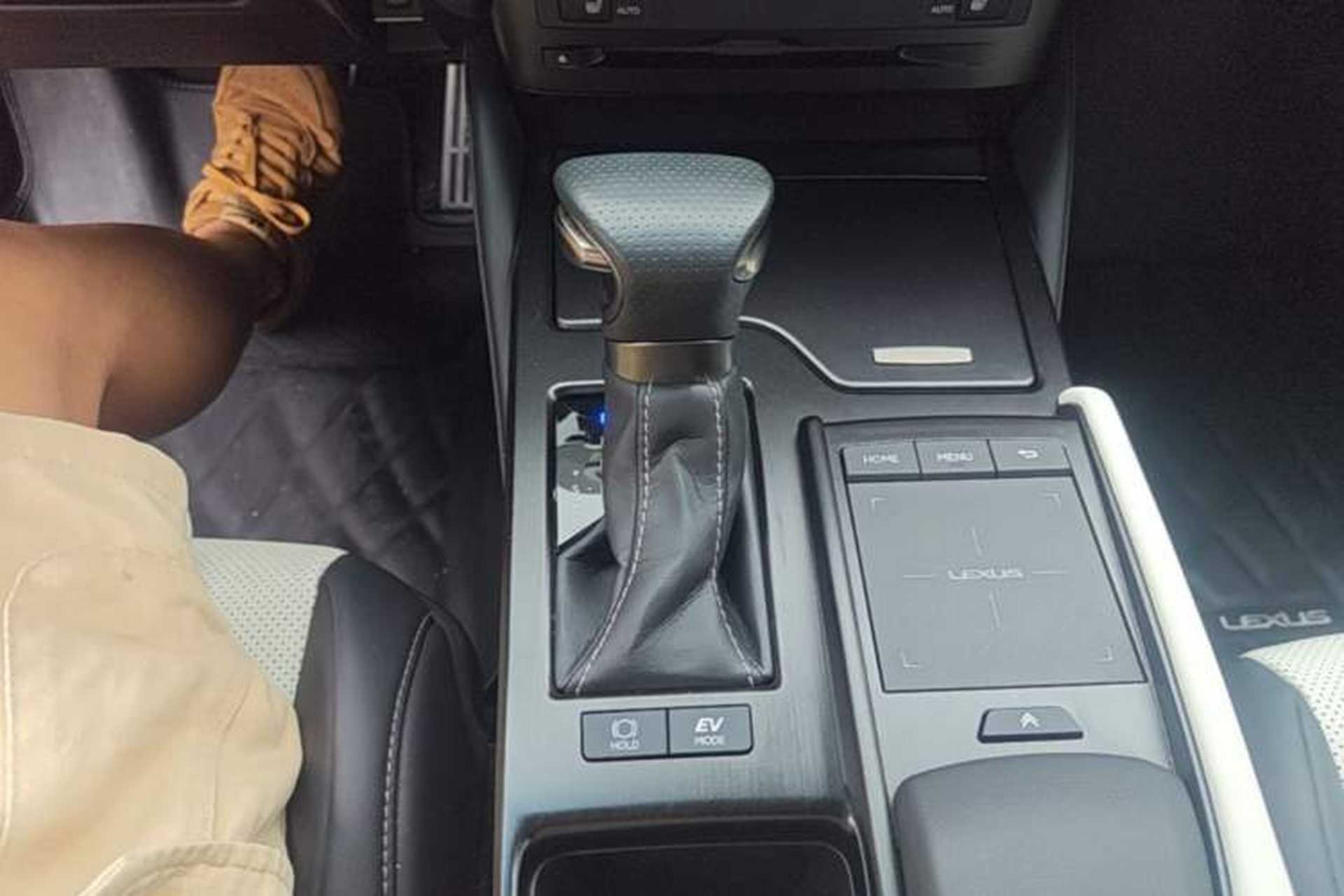 Used Lexus ES 2021 300h F SPORT Gear Lever