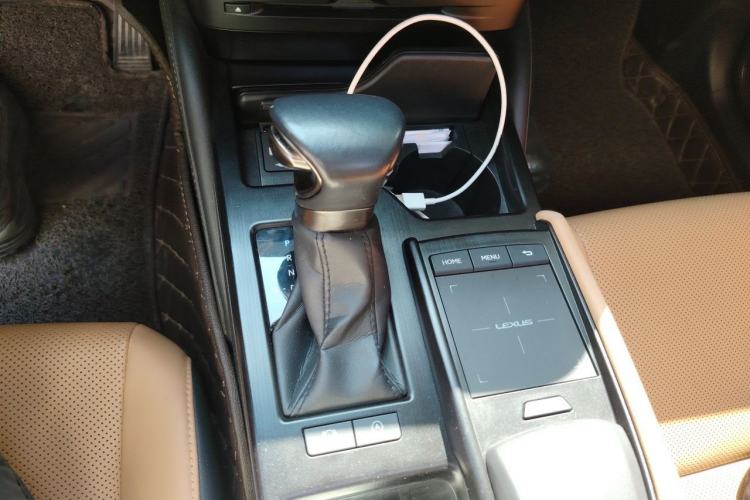 Used Lexus ES 2021 260 Excellence Edition Gear Lever