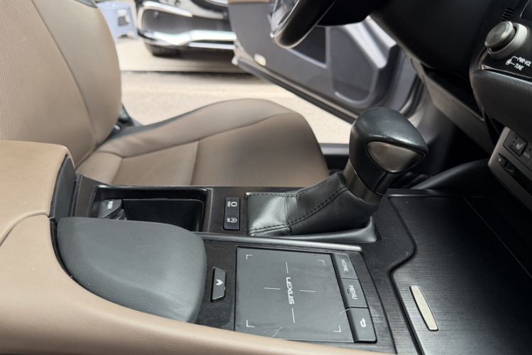 Used Lexus ES 2021 200 Excellence Edition Gear Lever