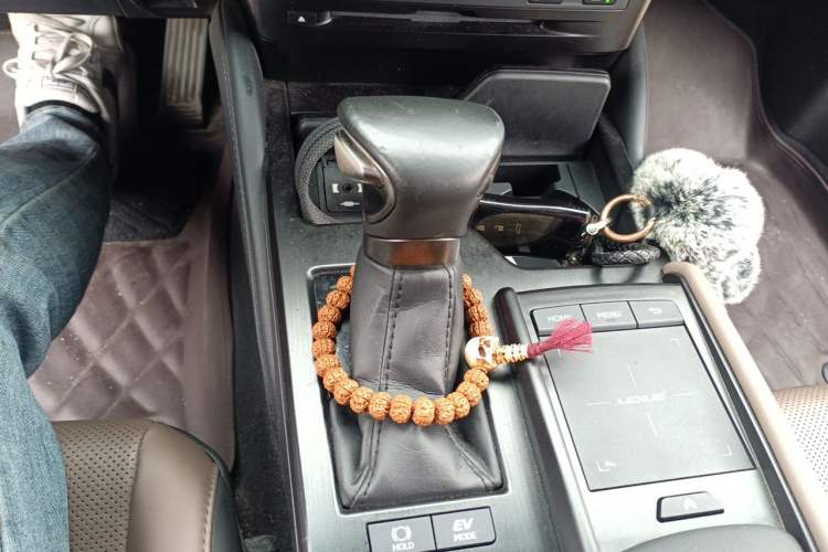 Used Lexus ES 2021 300h Deluxe Edition Gear Lever