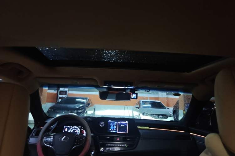 Used Lexus ES 2021 200 Excellence Edition Headliner