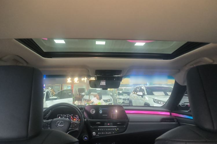 Used Lexus ES 2021 300h Excellence Edition Headliner