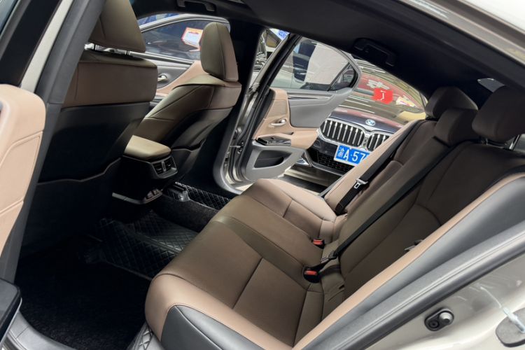 Used Lexus ES 2021 200 Excellence Edition Interior 1