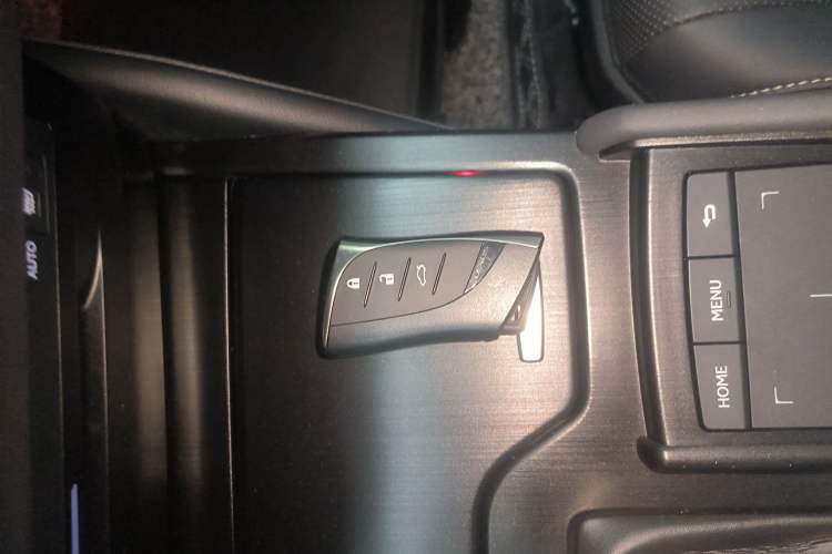 Used Lexus ES 2021 300h Excellence Edition Interior 1