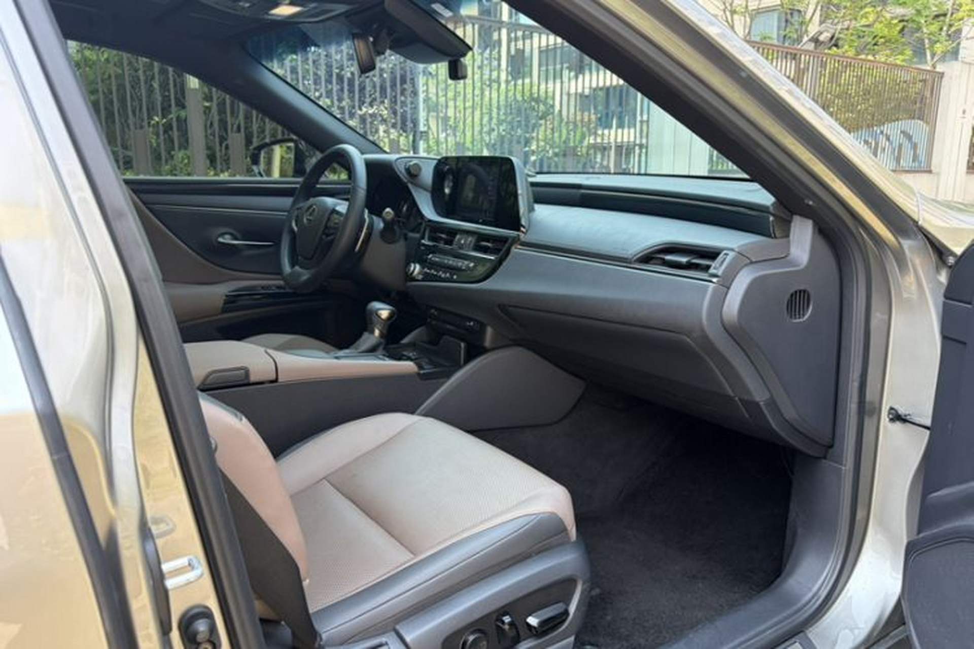 Used Lexus ES 2021 200 Excellence Edition Interior 1