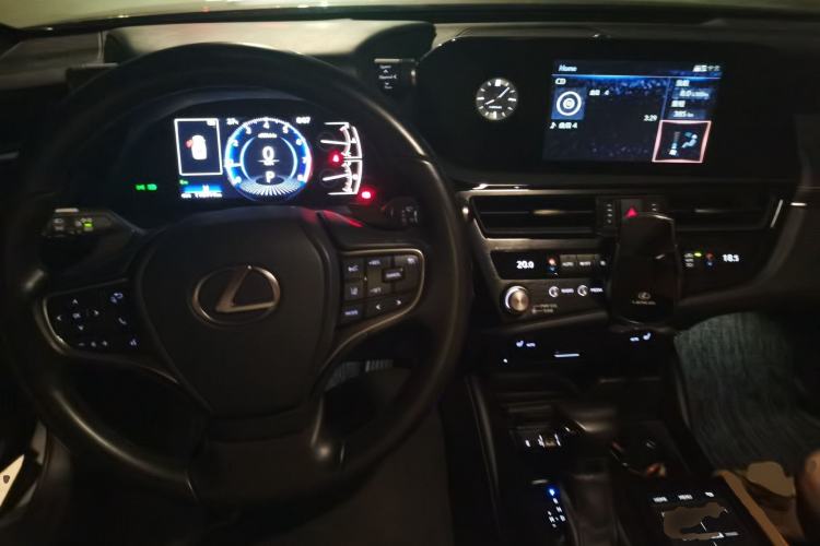 Used Lexus ES 2021 200 Excellence Edition Interior 2