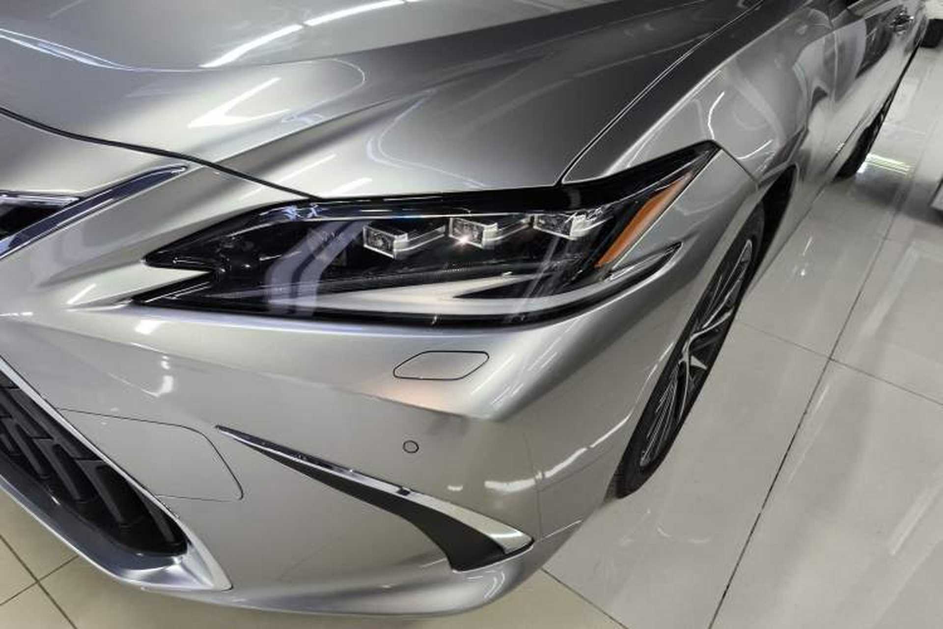 Used Lexus ES 2021 300h Deluxe Edition Left Front Headlight