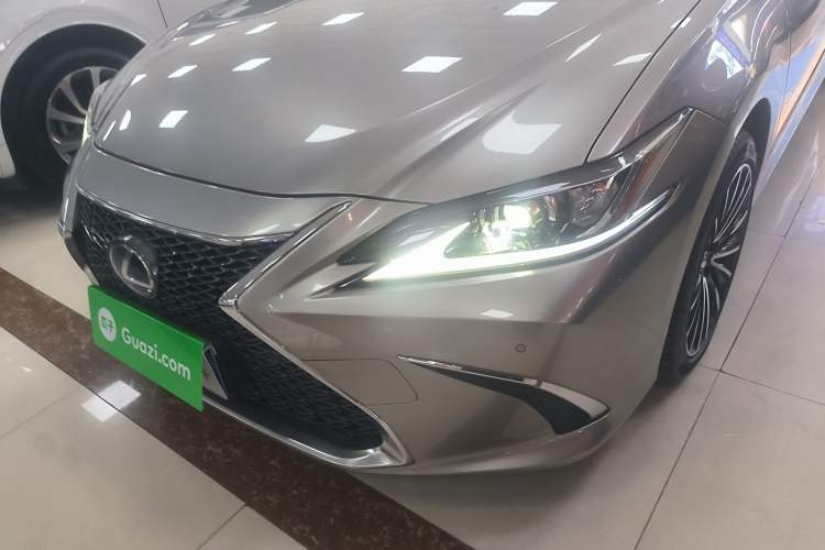 Used Lexus ES 2021 300h Excellence Edition Left Front Headlight
