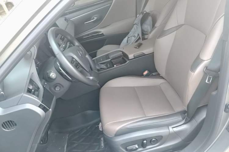 Used Lexus ES 2021 200 Excellence Edition Left Front Seat