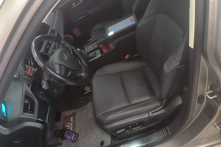 Used Lexus ES 2021 300h Excellence Edition Left Front Seat