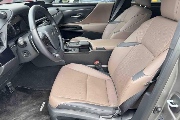 Used Lexus ES 2021 200 Excellence Edition Left Front Seat