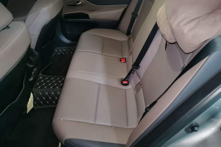 Used Lexus ES 2021 300h Excellence Edition Left Rear Seat