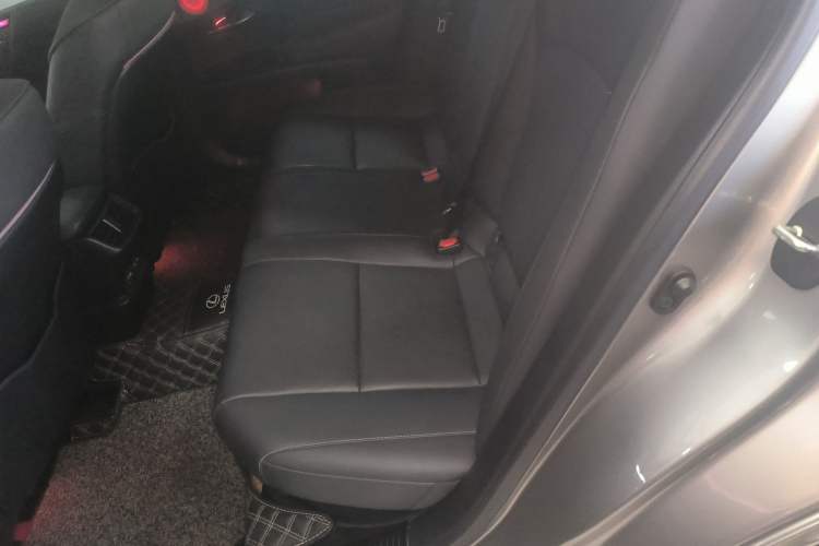 Used Lexus ES 2021 300h Excellence Edition Left Rear Seat
