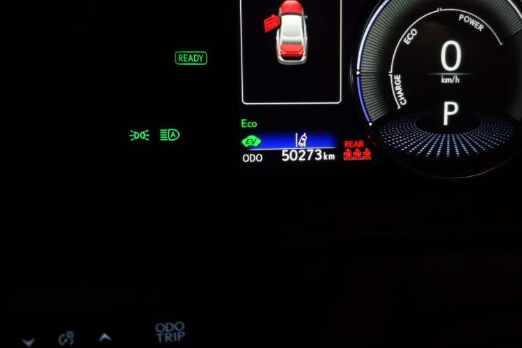 Used Lexus ES 2021 300h Excellence Edition Odometer Close Up