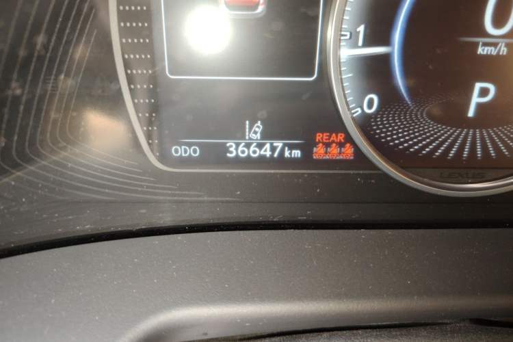 Used Lexus ES 2021 260 Excellence Edition Odometer Close Up