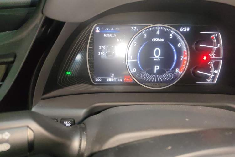 Used Lexus ES 2021 200 Excellence Edition Odometer Close Up