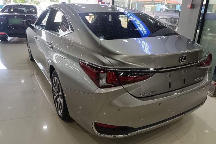 Used Lexus ES 2021 200 Luxury Edition Rear Left 45 Deg