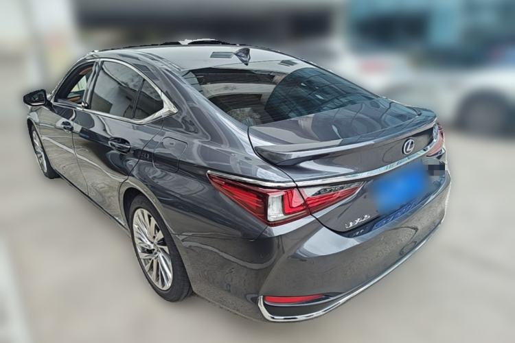 Used Lexus ES 2021 300h Executive Edition Rear Left 45 Deg