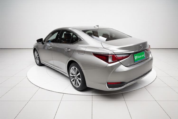 Used Lexus ES 2021 200 Luxury Edition Rear Left 45 Deg