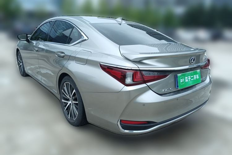 Used Lexus ES 2021 300h Deluxe Edition Rear Left 45 Deg